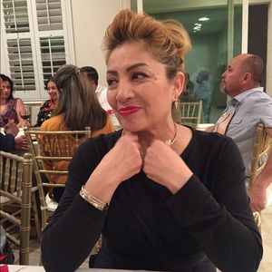 Meet your Posher, Eva